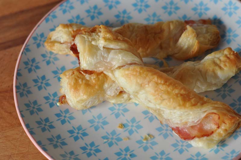 Käse-Bacon-Knusperstangen aus dem Ofen oder vom Grill - Sandra's Backfabrik